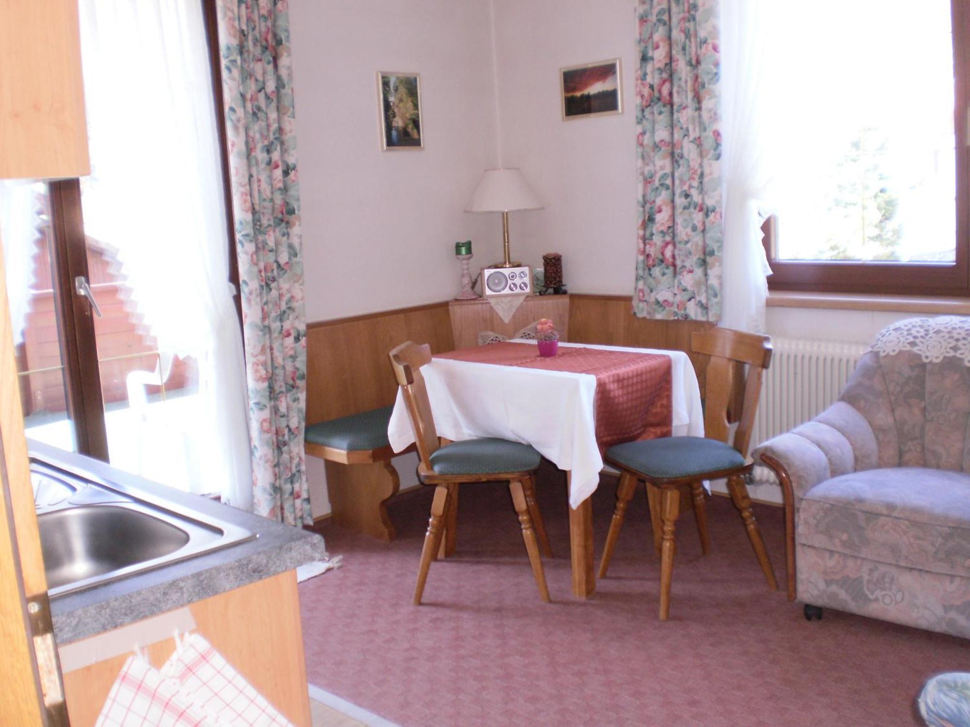 Pension Leyrer Kotschach-Mauthen ภายนอก รูปภาพ