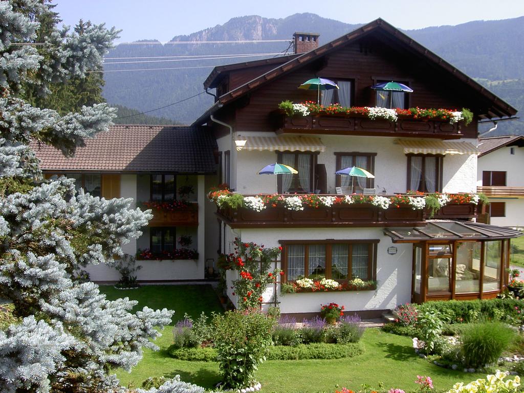 Pension Leyrer Kotschach-Mauthen ภายนอก รูปภาพ