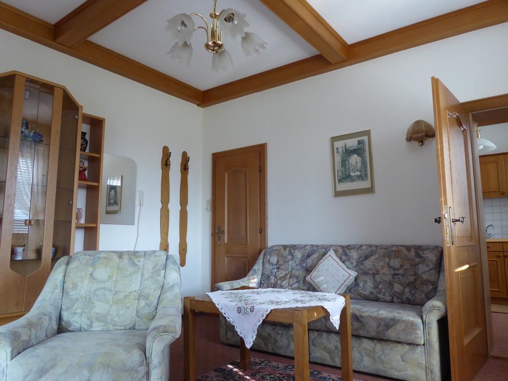 Pension Leyrer Kotschach-Mauthen ภายนอก รูปภาพ